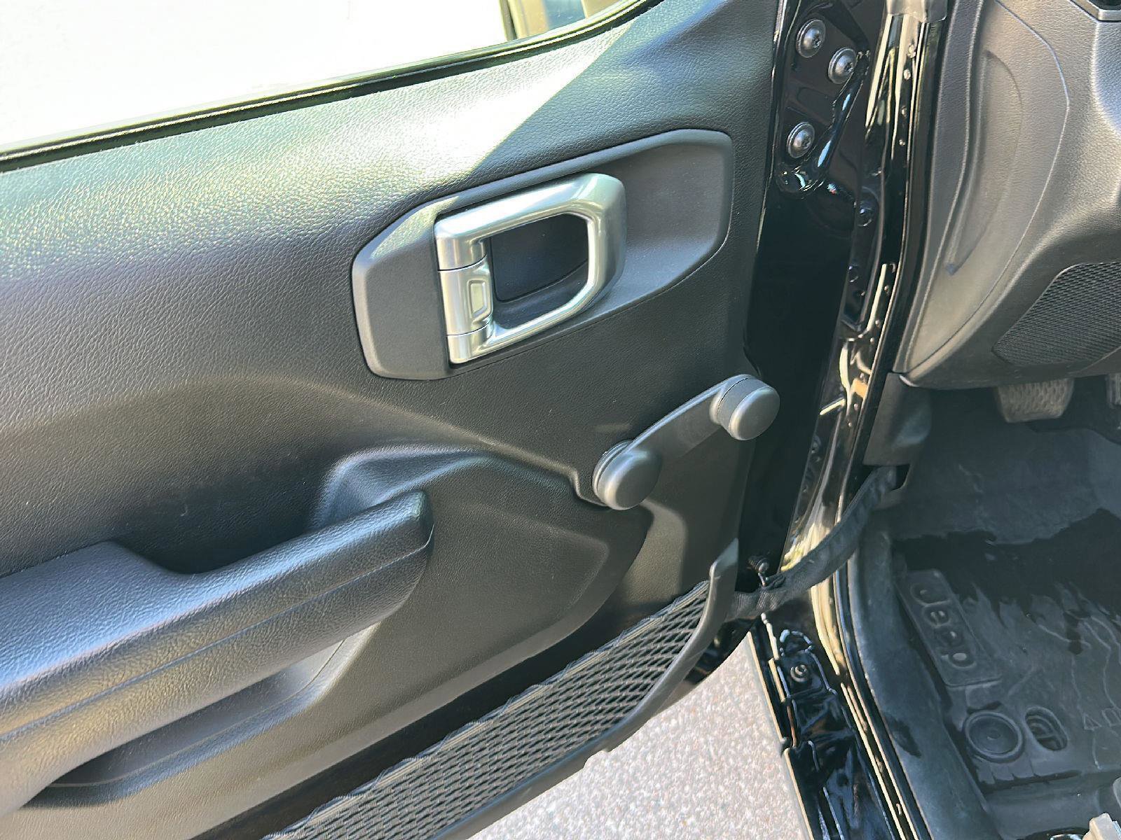 Used 2023 Jeep Wrangler Sport image 13