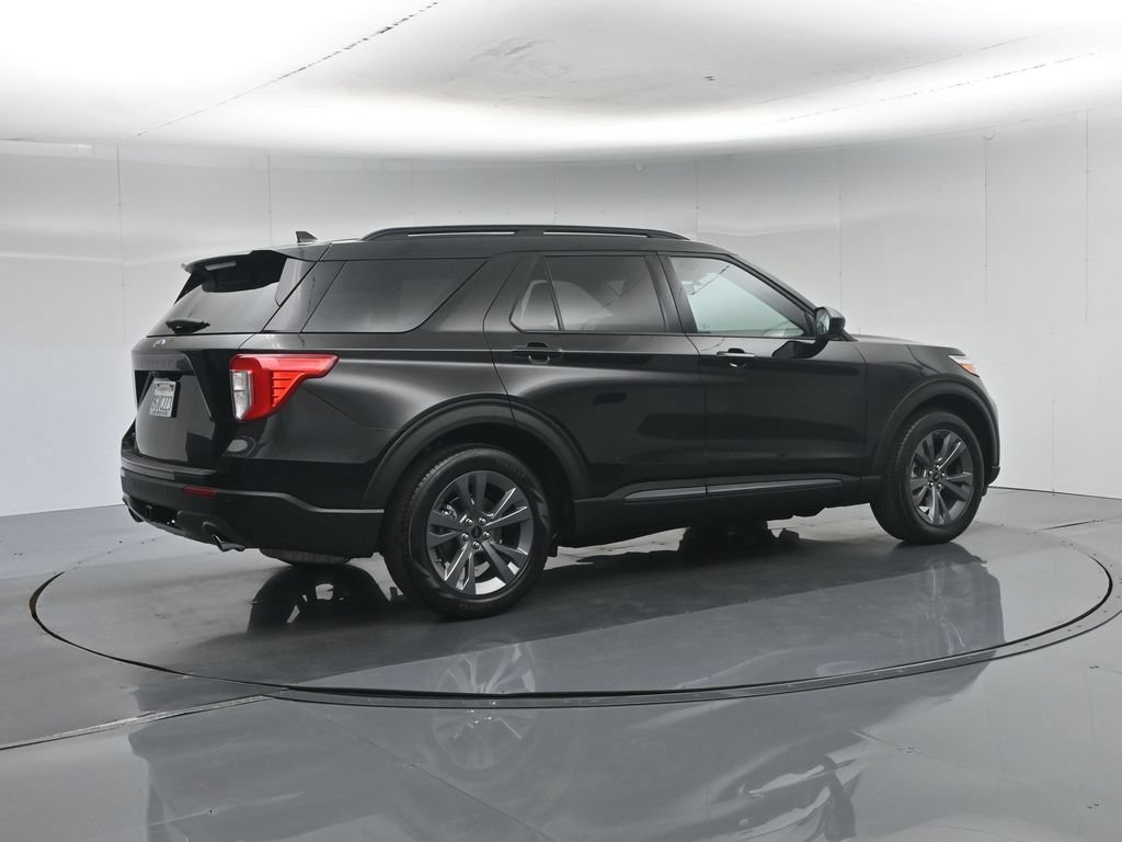 Certified 2023 Ford Explorer XLT w/ Equipment Group 202A RWD image 30
