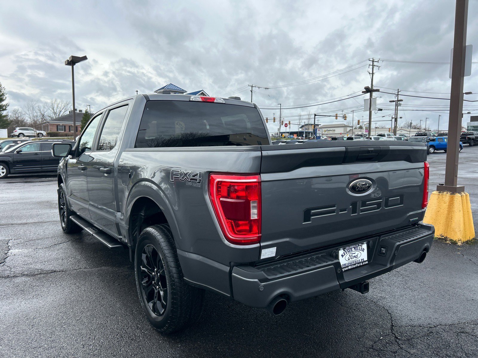 Certified 2022 Ford F150 XL w/ STX Black Appearance Package image 10