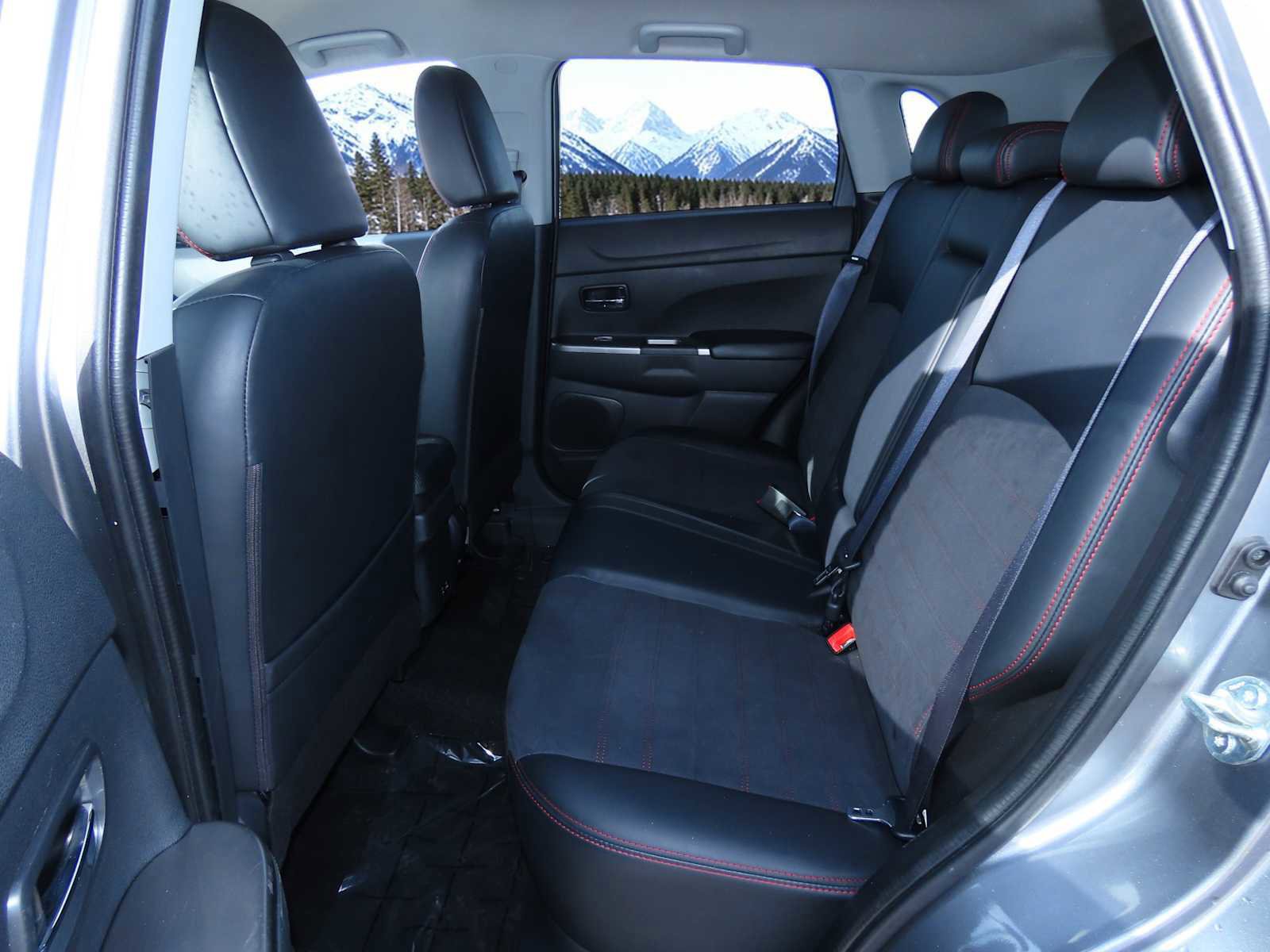 Used 2024 Mitsubishi Outlander Sport SE image 18