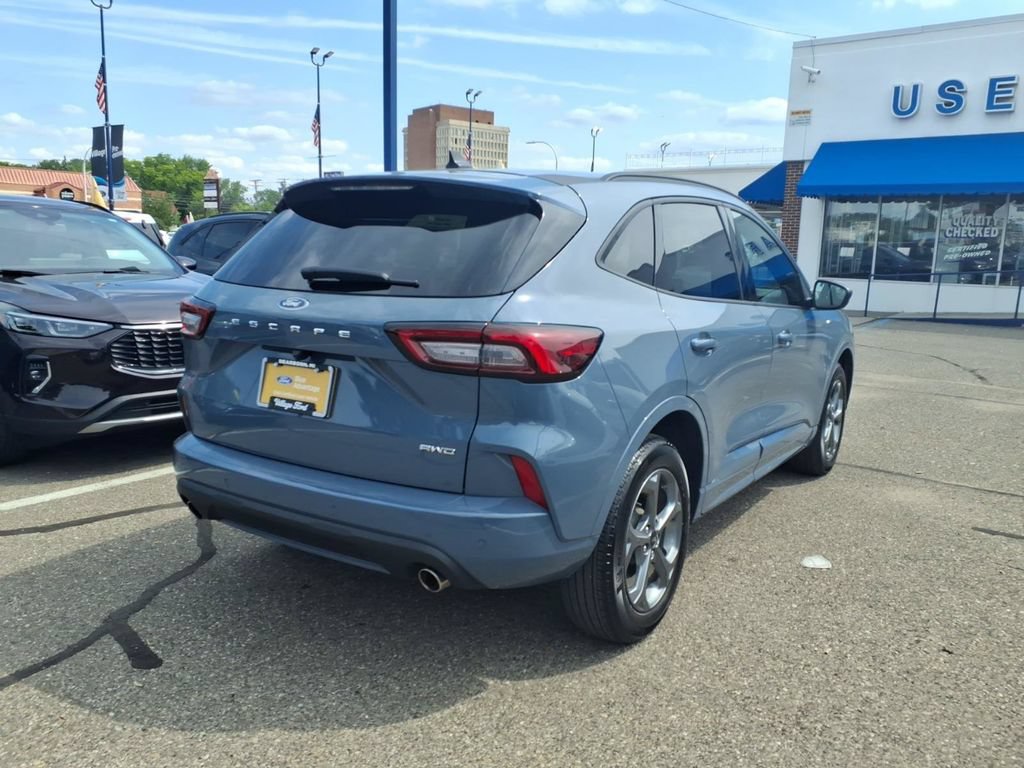 Certified 2024 Ford Escape ST-Line w/ Tech Pack #1 AWD/4WD image 6
