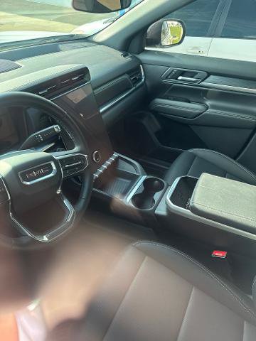 Used 2026 GMC Terrain Elevation w/ Elevation Premium Package FWD image 5