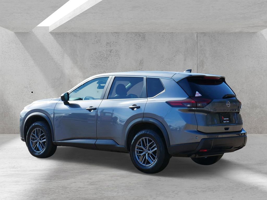Used 2024 Nissan Rogue S FWD image 4
