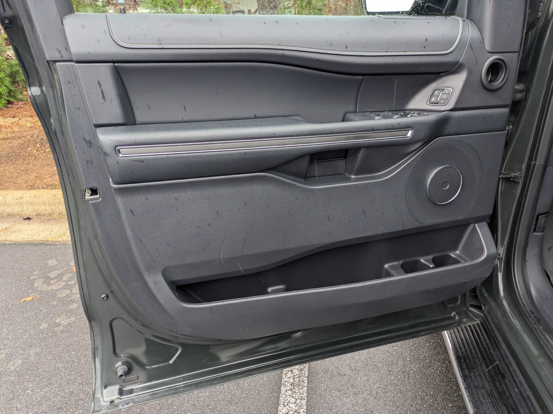 Certified 2023 Ford Expedition Max XLT image 10