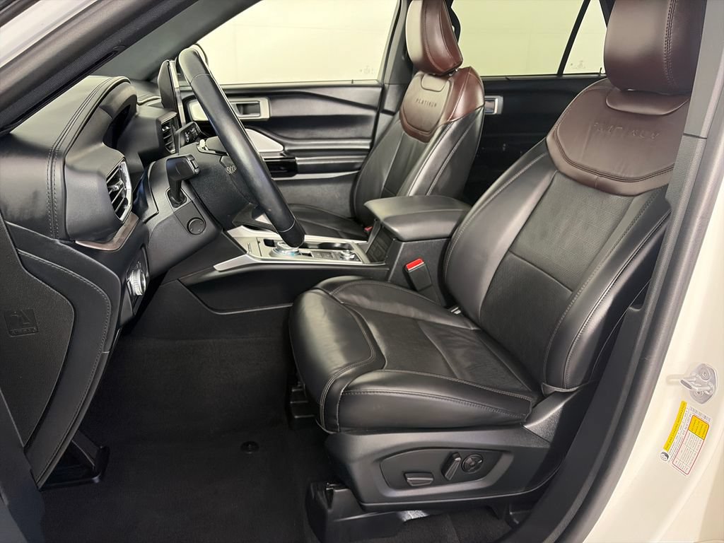 Certified 2022 Ford Explorer Platinum w/ Equipment Group 601A AWD/4WD image 11
