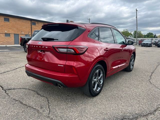 Certified 2023 Ford Escape ST-Line w/ Tech Pack #1 AWD/4WD image 4