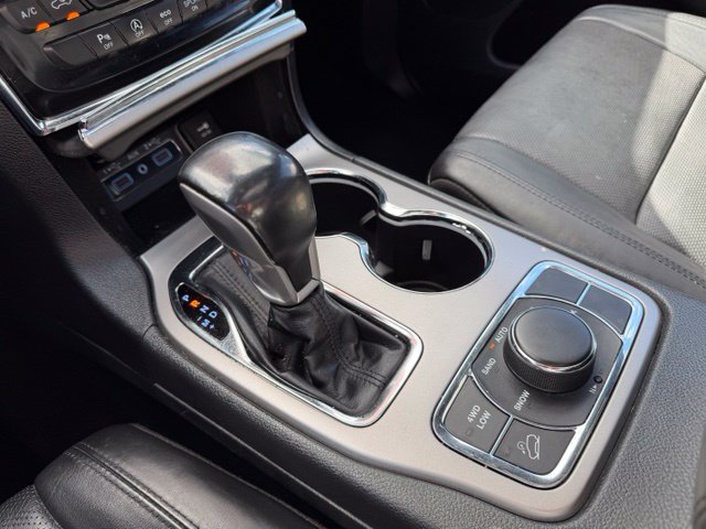 Used 2020 Jeep Grand Cherokee Limited w/ Luxury Group II AWD/4WD image 20