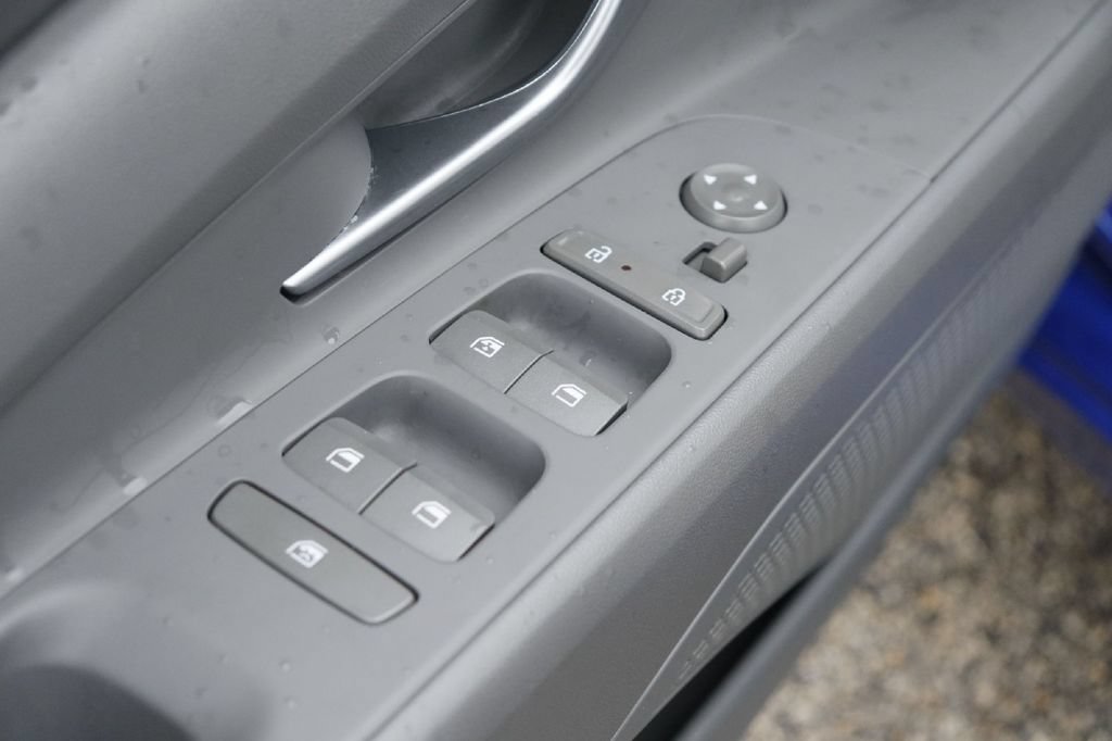 Used 2024 Hyundai Elantra SEL FWD image 14