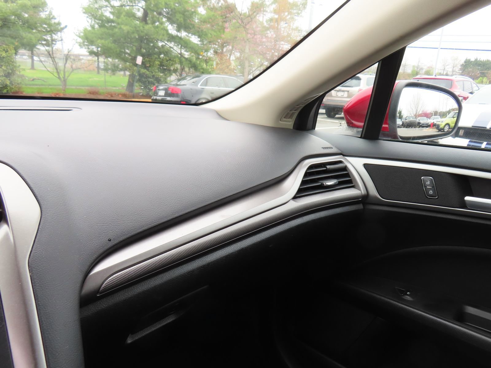 Certified 2019 Ford Fusion SE image 22