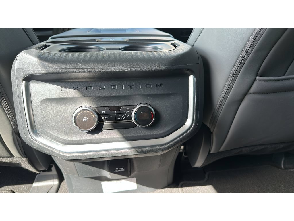 Certified 2025 Ford Expedition Active AWD/4WD image 20