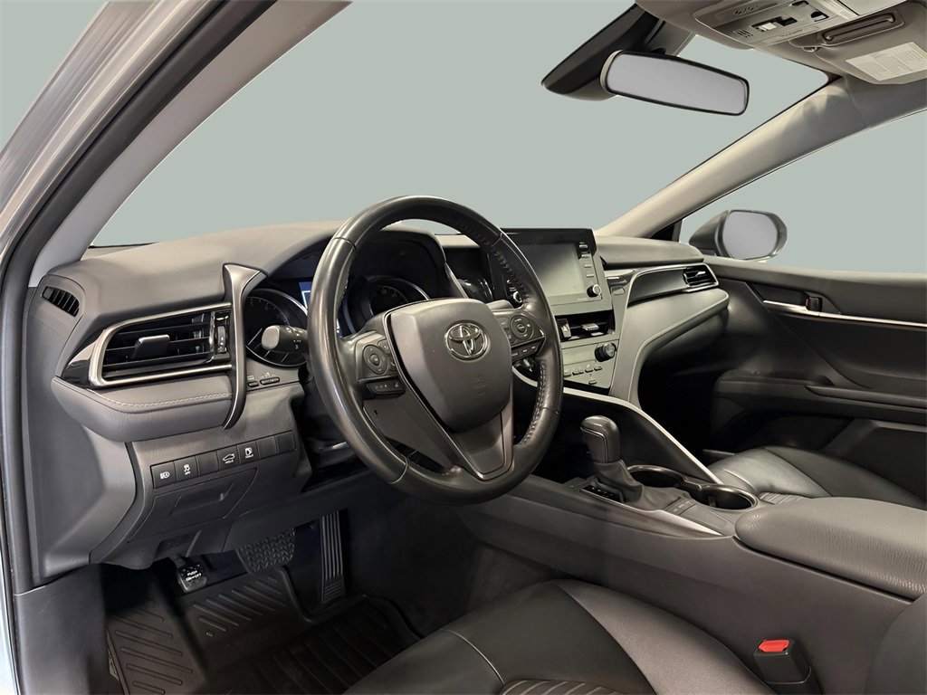 Used 2023 Toyota Camry SE image 16