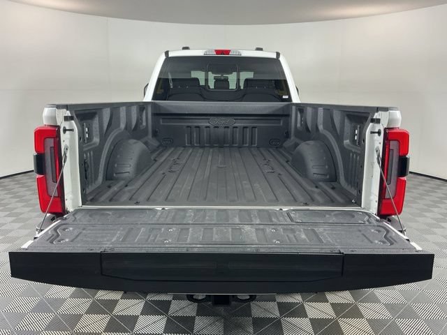 Certified 2025 Ford F450 Platinum w/ Platinum Plus Package AWD/4WD image 7