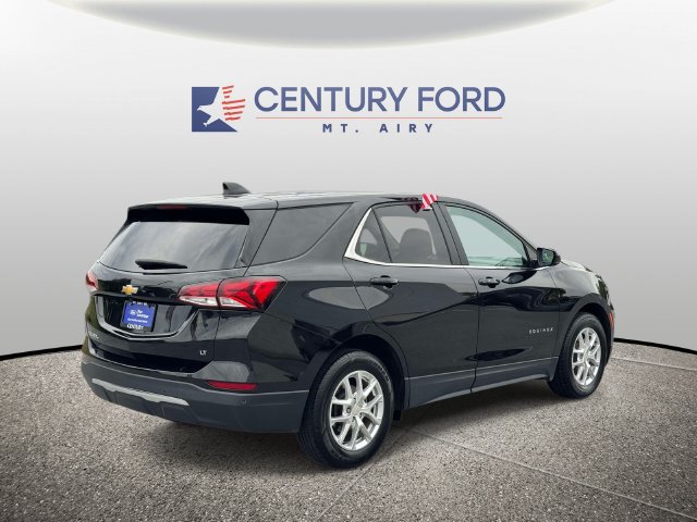 Used 2024 Chevrolet Equinox LT FWD image 2