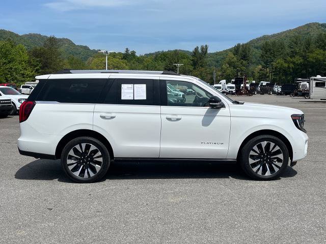 Certified 2025 Ford Expedition Platinum w/ Driver's Package AWD/4WD image 2