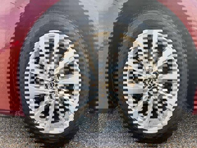 Used 2022 Toyota Camry LE image 7