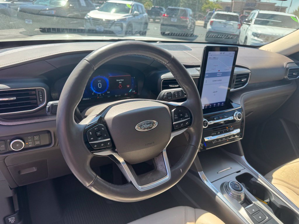 Certified 2023 Ford Explorer Platinum w/ Technology Package AWD/4WD image 8