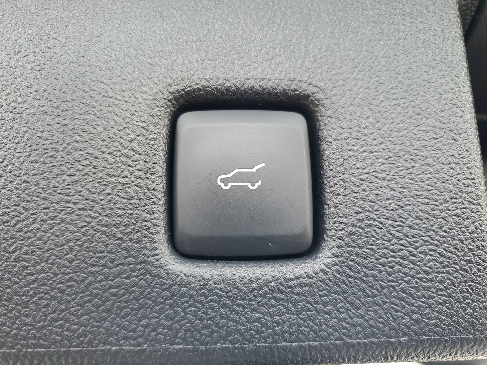 Certified 2025 Ford Escape ST-Line Select AWD/4WD image 8