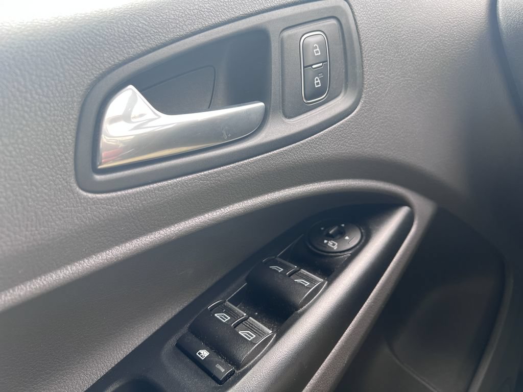 Certified 2020 Ford Transit Connect XLT FWD image 28