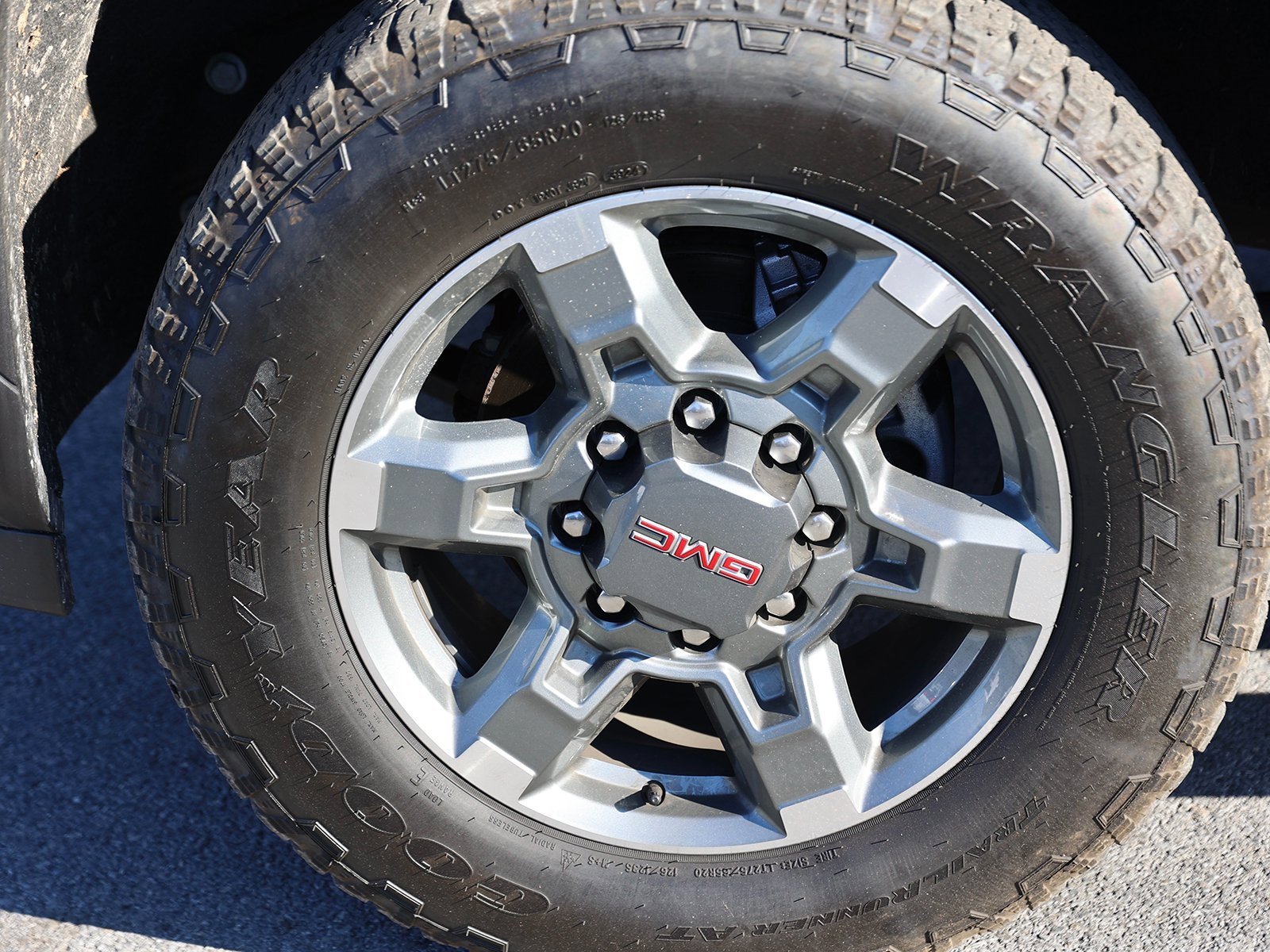 Used 2025 GMC Sierra 2500 SLT w/ SLT Premium Package image 12