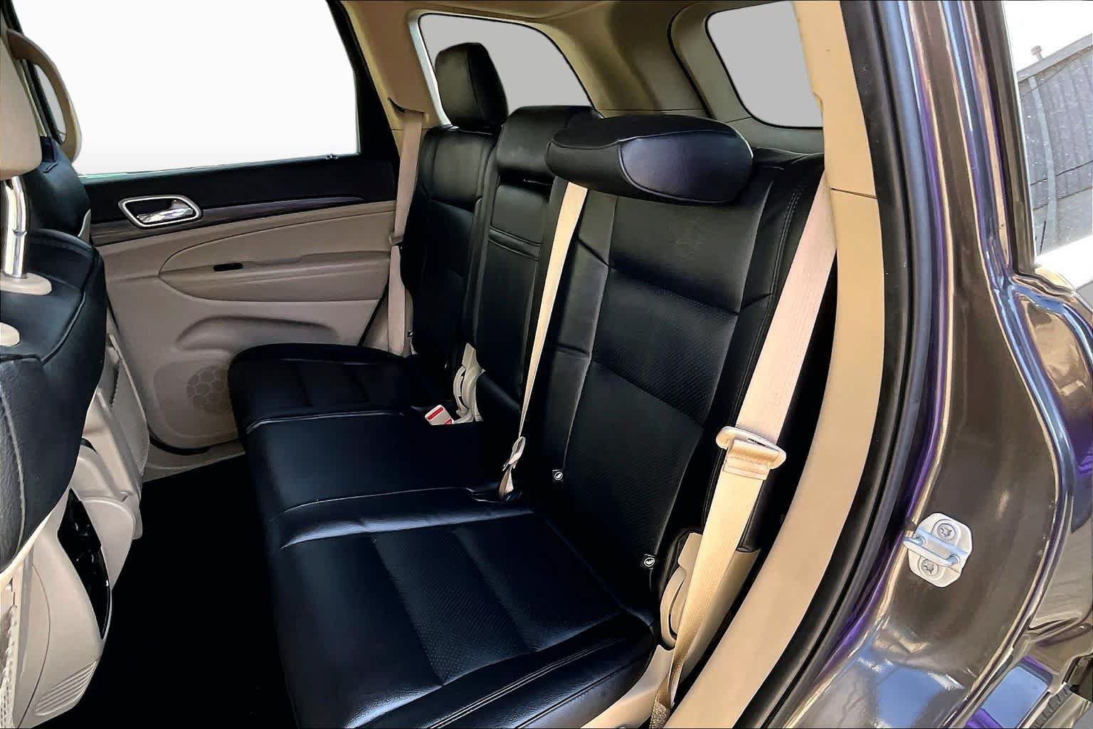 Used 2020 Jeep Grand Cherokee Laredo RWD image 21