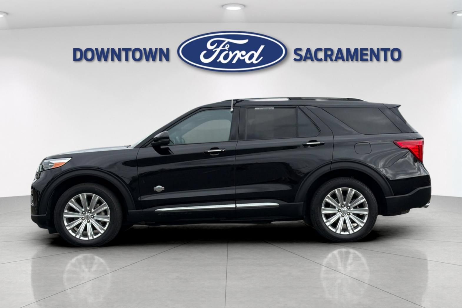 Certified 2023 Ford Explorer King Ranch w/ Technology Package AWD/4WD image 7
