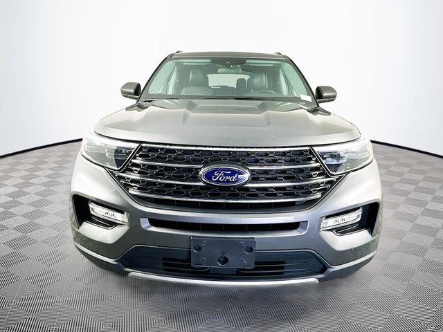 Certified 2023 Ford Explorer XLT w/ Equipment Group 202A AWD/4WD image 5