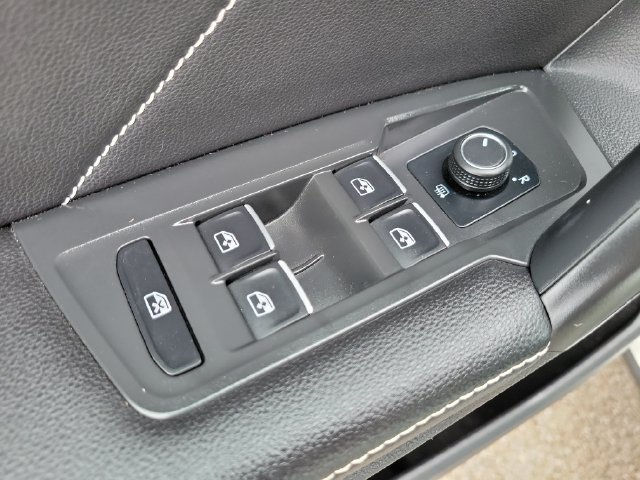 Used 2022 Volkswagen Tiguan SE R-Line AWD/4WD image 24