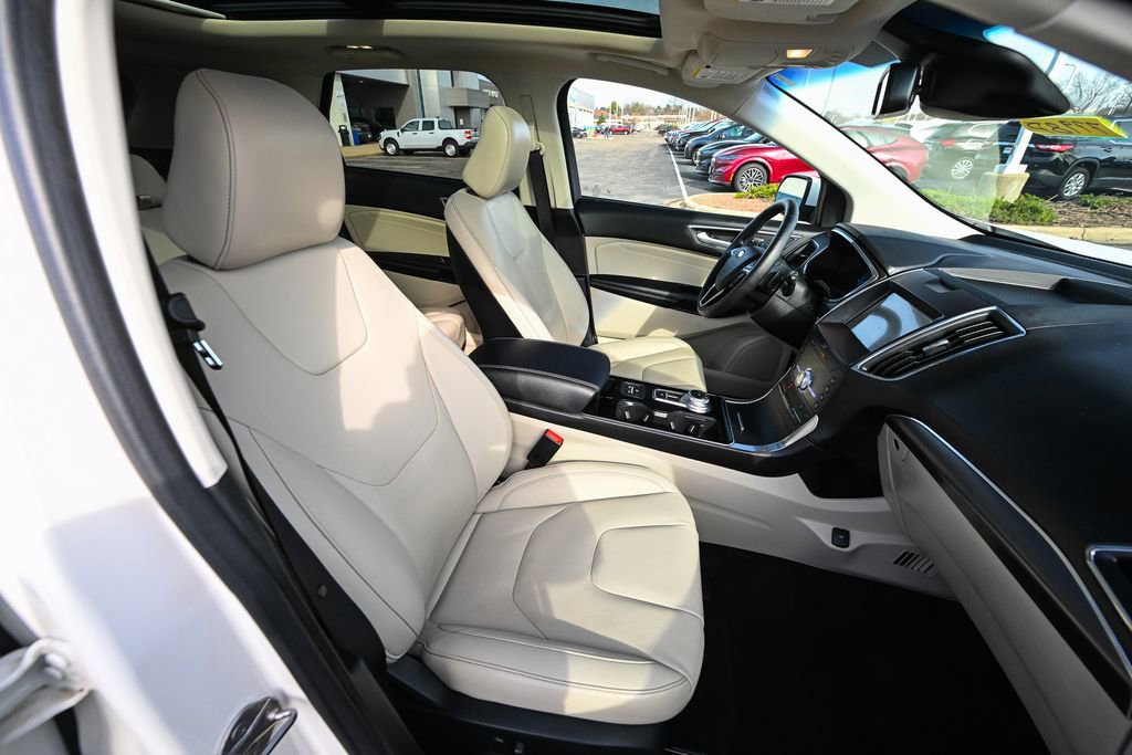 Certified 2020 Ford Edge Titanium w/ Equipment Group 301A image 29