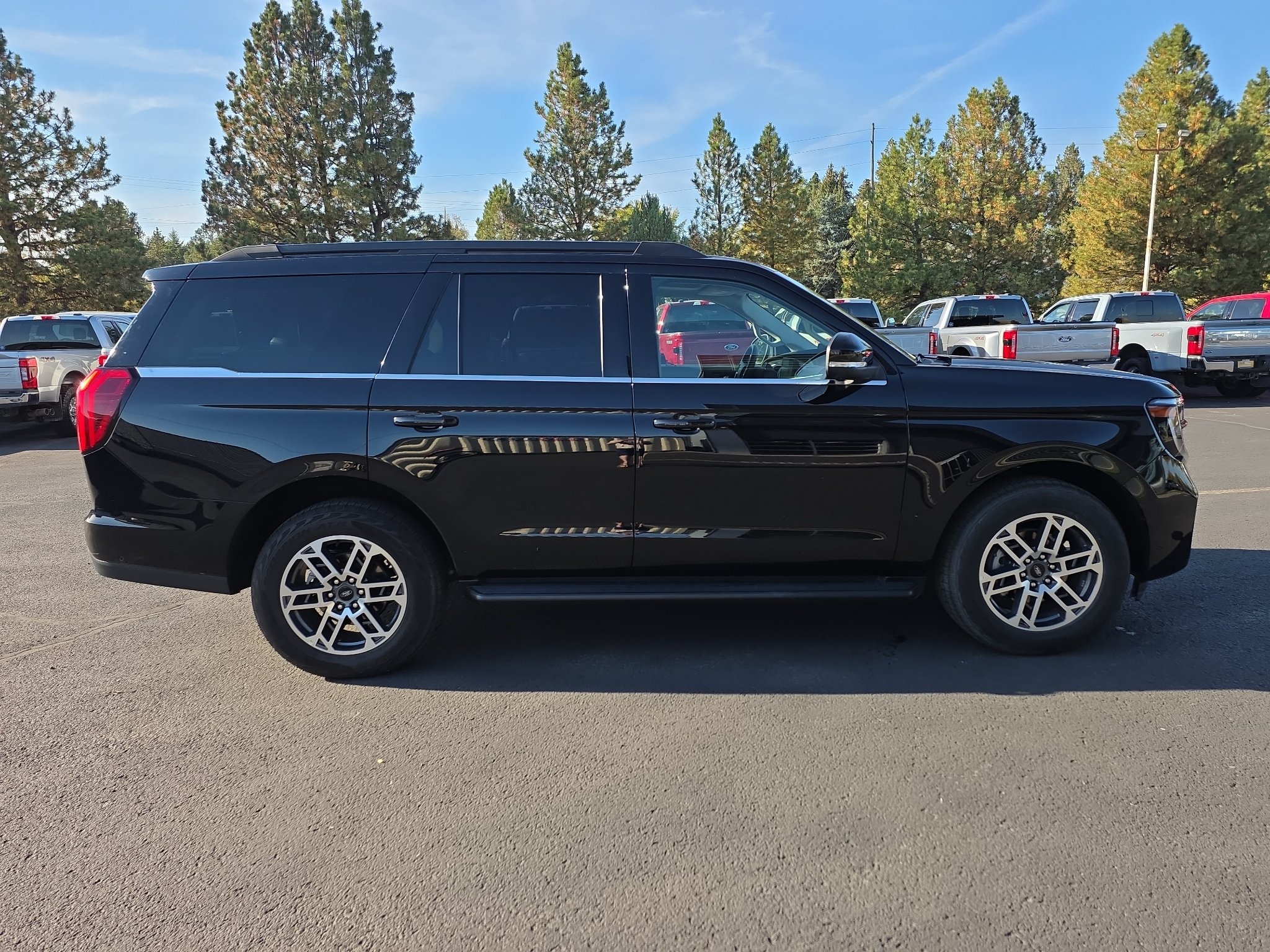 Certified 2025 Ford Expedition Active AWD/4WD image 15