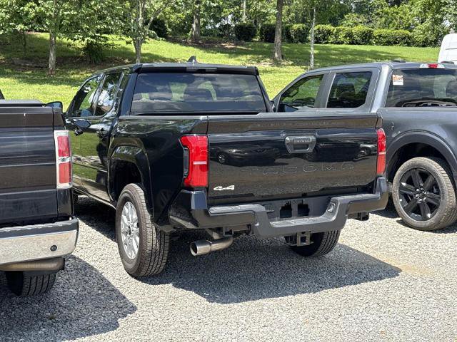 Used 2026 Toyota Tacoma SR5 AWD/4WD image 4