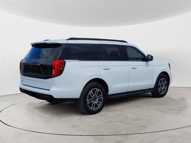 Certified 2025 Ford Expedition Active AWD/4WD image 5