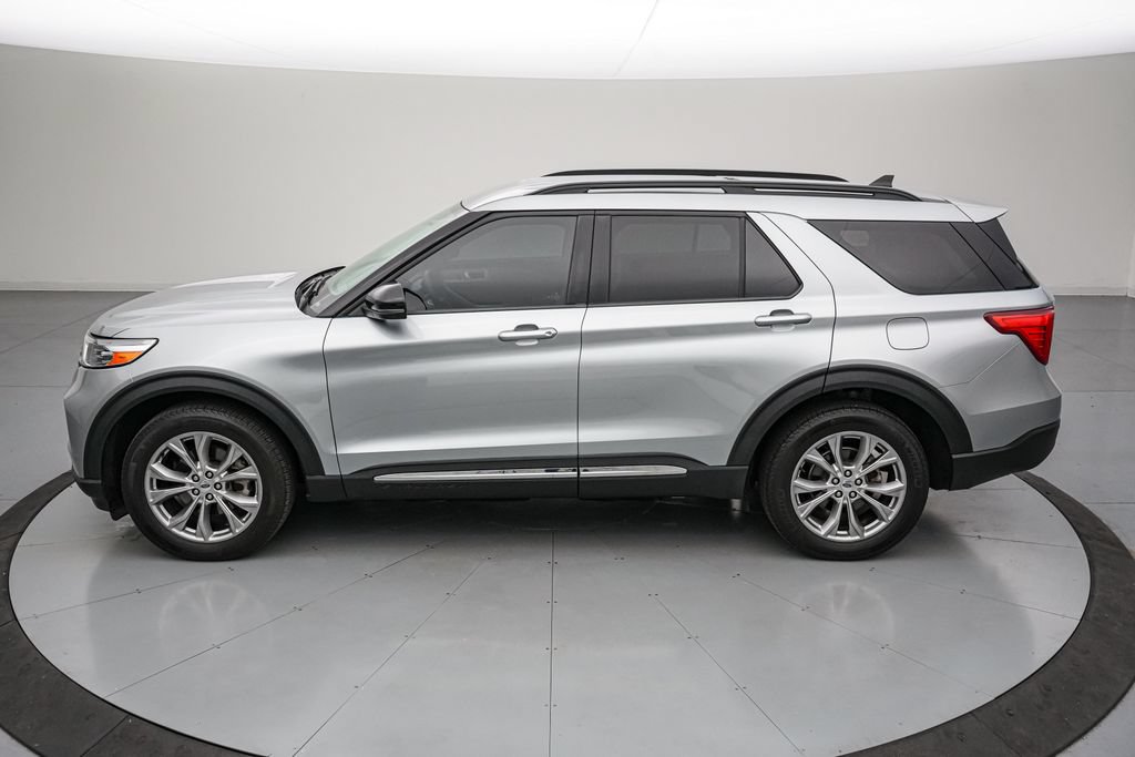 Certified 2024 Ford Explorer XLT w/ Equipment Group 202A AWD/4WD image 7