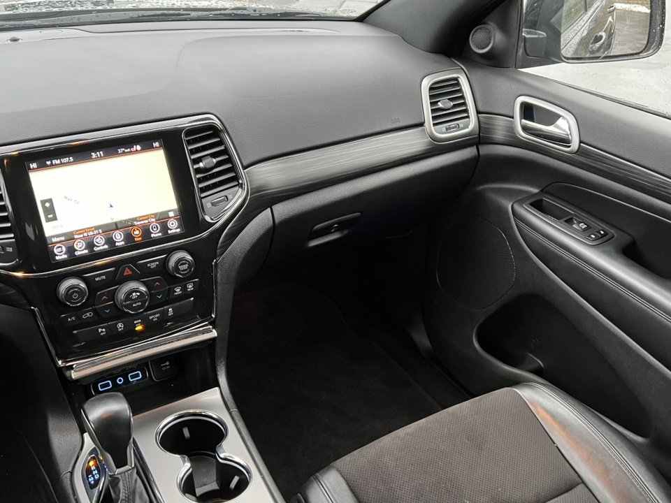 Used 2022 Jeep Grand Cherokee Laredo X image 31