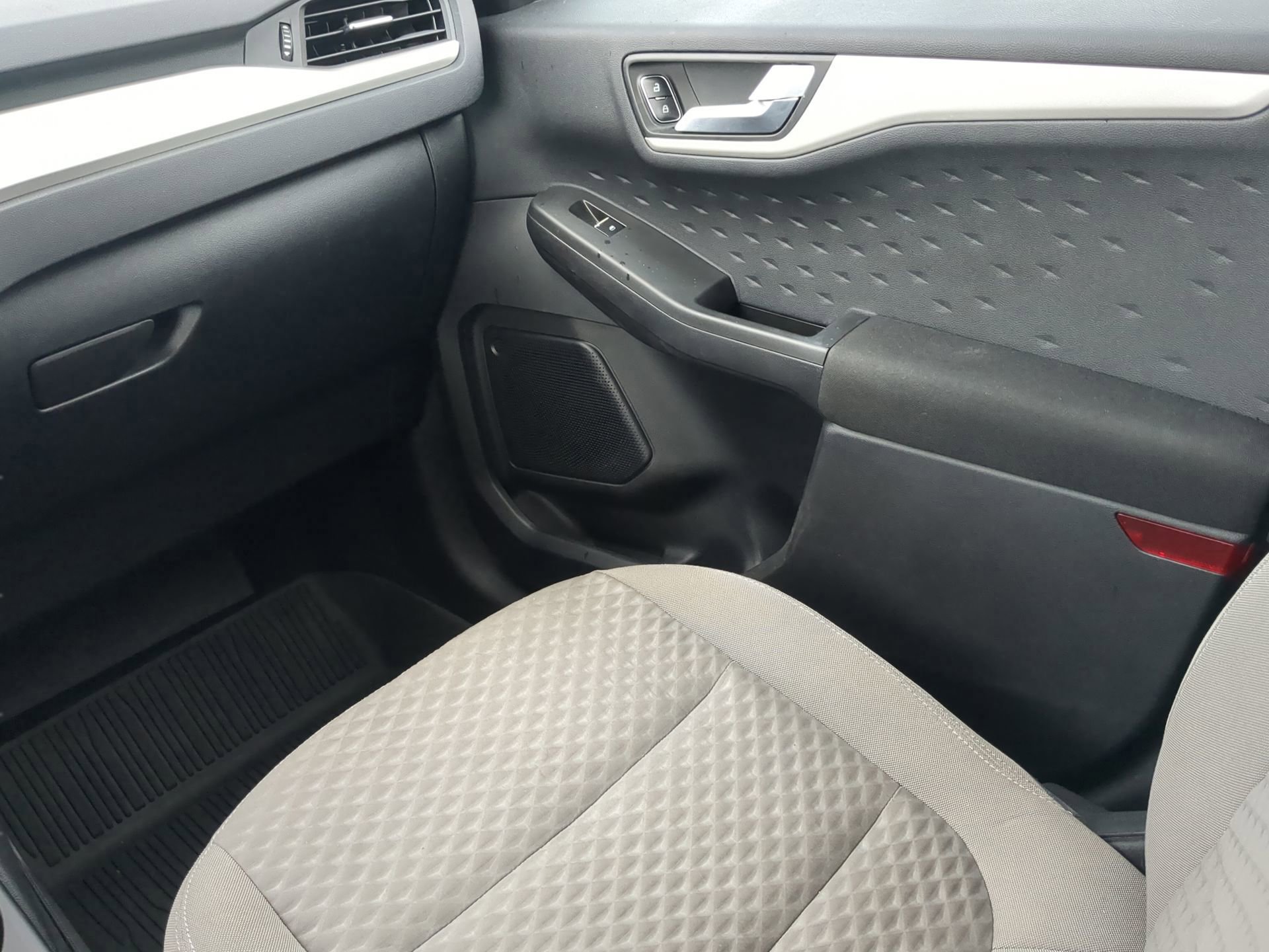 Certified 2020 Ford Escape SE image 44