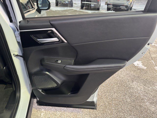 Used 2024 Mitsubishi Outlander SE image 30