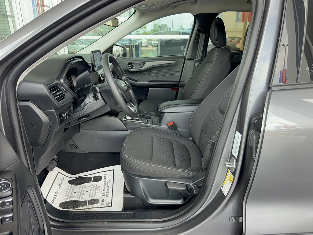 Certified 2025 Ford Escape Active FWD image 12