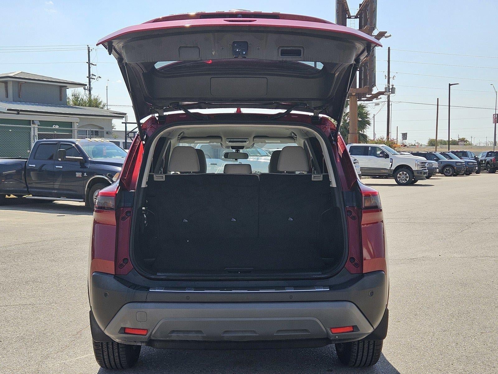 Used 2023 Nissan Rogue SV FWD image 10