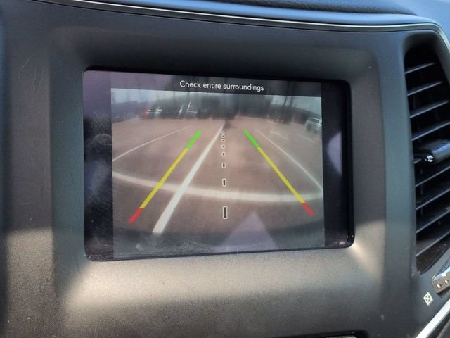 Used 2020 Jeep Cherokee Latitude Plus FWD image 21