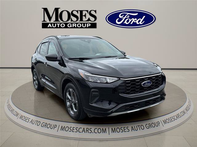 Certified 2023 Ford Escape ST-Line w/ Tech Pack #1 AWD/4WD image 3