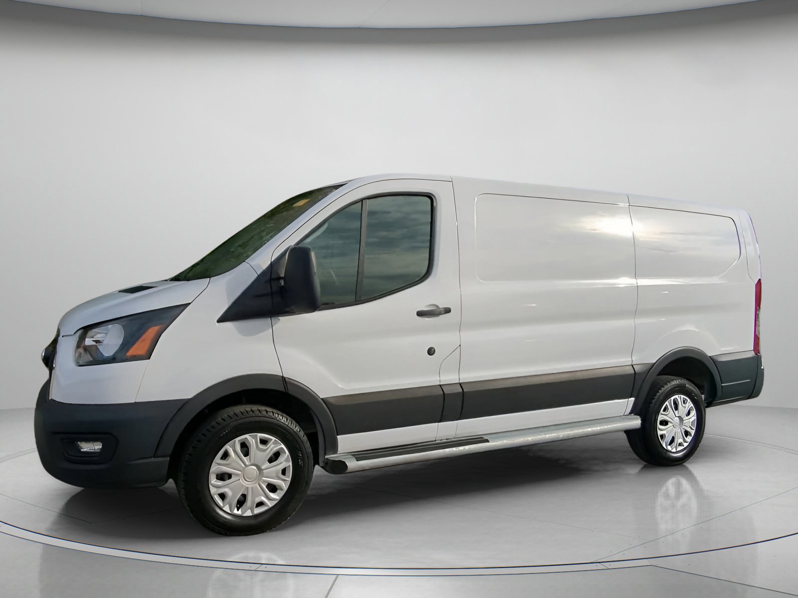 Certified 2024 Ford Transit 250 w/ Exterior Upgrade Package image 6