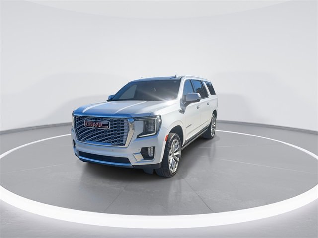 Used 2023 GMC Yukon XL Denali w/ Denali Reserve Package image 2