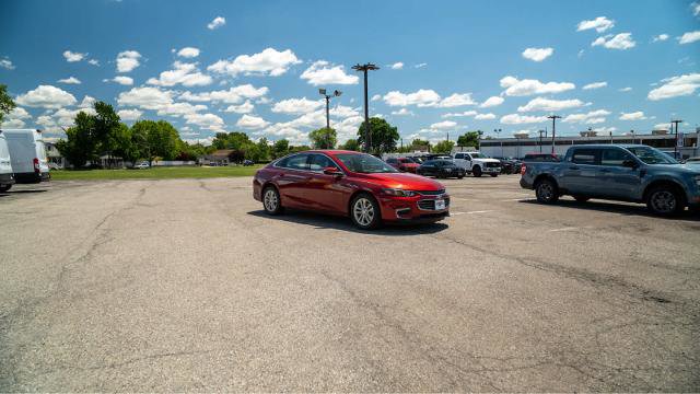 Used 2017 Chevrolet Malibu LT FWD image 8