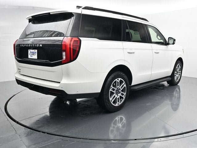 Certified 2025 Ford Expedition Active AWD/4WD image 9