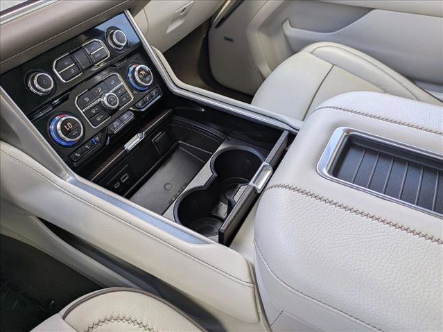 Used 2024 GMC Yukon XL Denali image 12