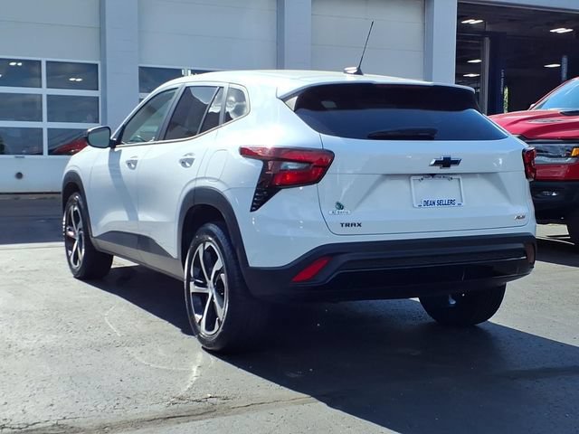 Used 2024 Chevrolet Trax RS FWD image 7