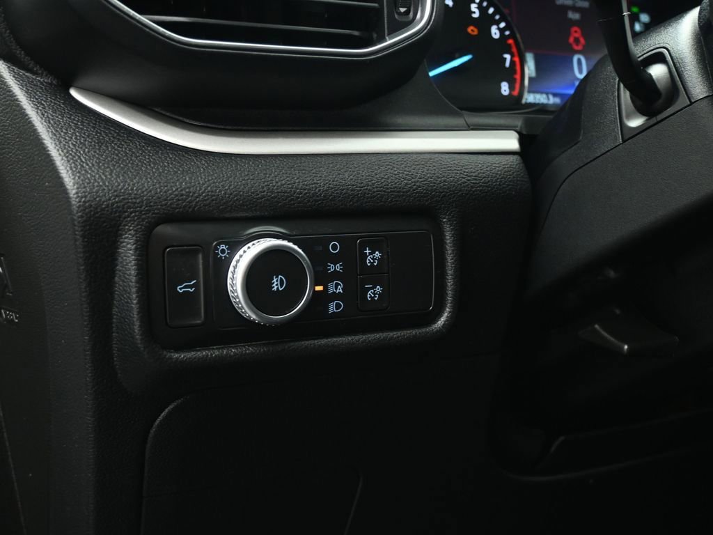 Certified 2020 Ford Explorer XLT w/ Equipment Group 202A image 38