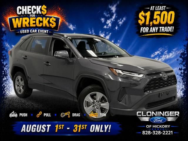 Used 2024 Toyota RAV4 XLE FWD image 1