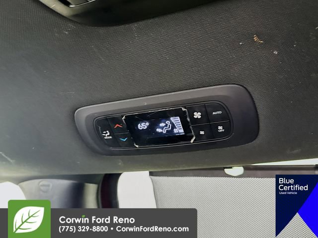 Used 2020 Chrysler Pacifica Touring-L image 27