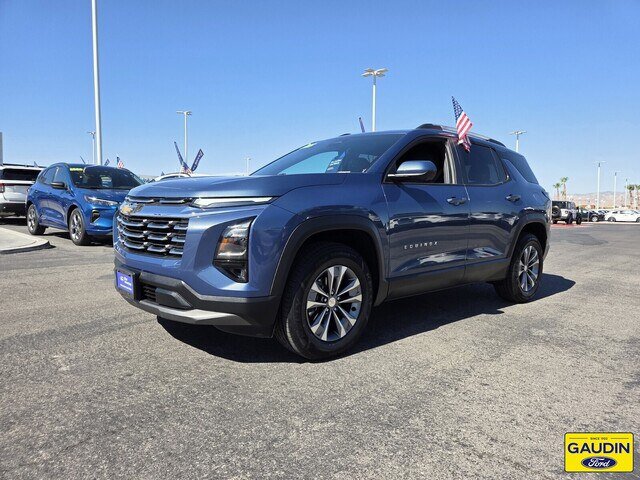 Used 2025 Chevrolet Equinox LT w/ Convenience Package II AWD/4WD image 3