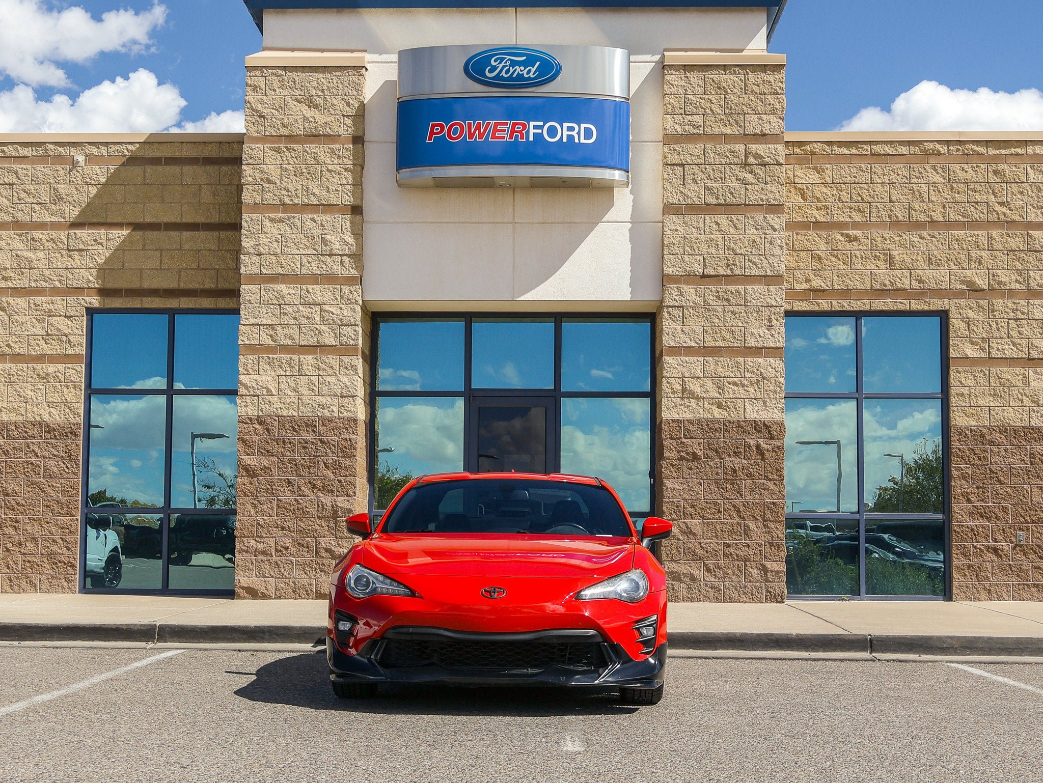 Used 2018 Toyota 86 RWD image 3
